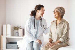 Créatinine élevée ou basse faut-il s’en inquiéter pendant l’été  Les bons réflexes pour les seniors